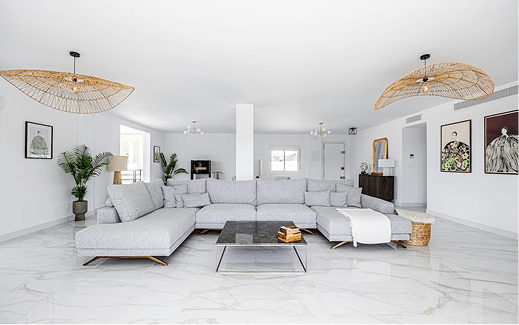 Minimalist interior for a residence: a concept from 4,000 km away