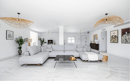 Minimalist interior for a residence: a concept from 4,000 km away